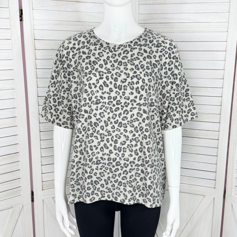 Quiet Storm Leopard Print Knit Short Sleeve‎ T Shirt Beige Black Small